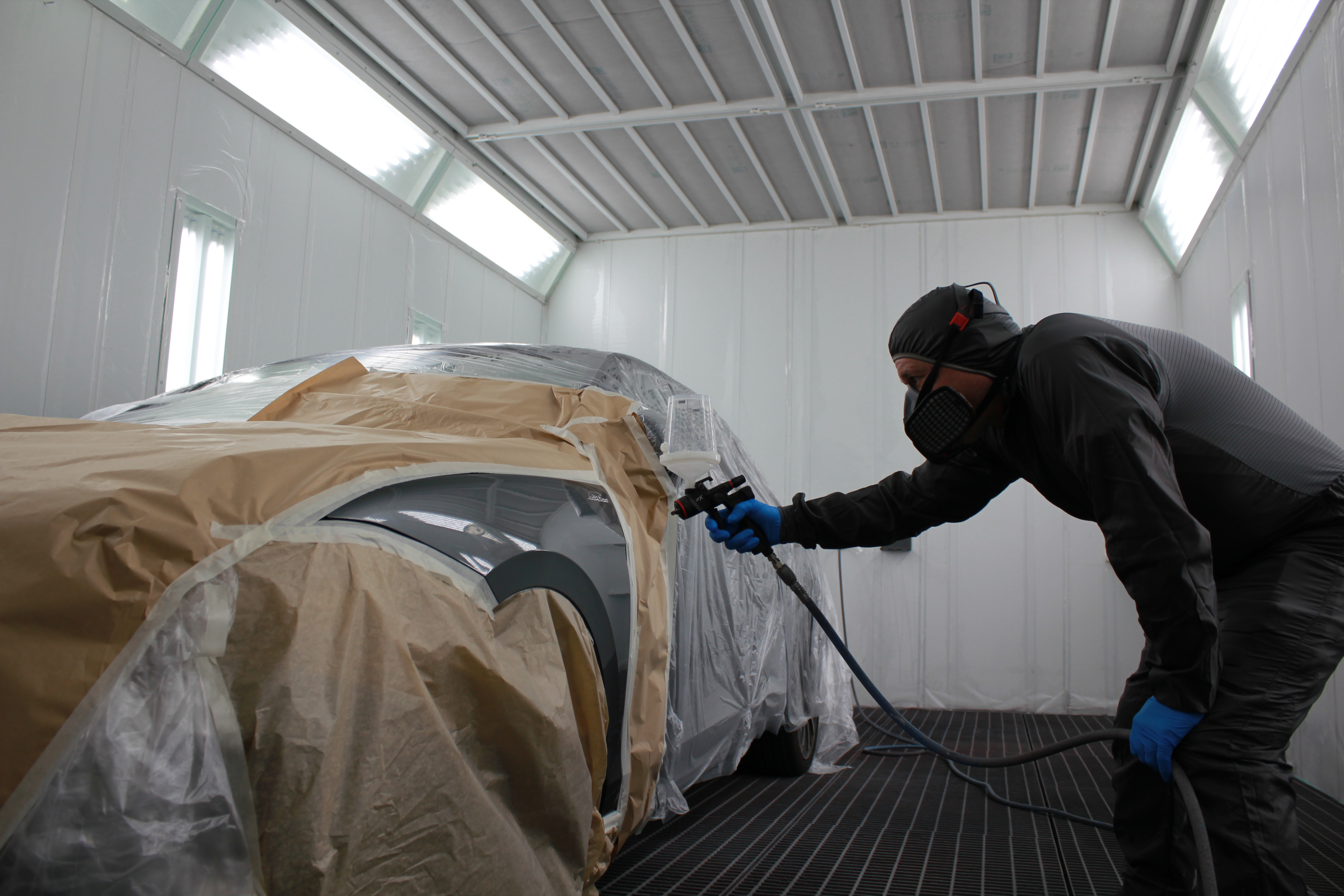 Car painter painting car 3