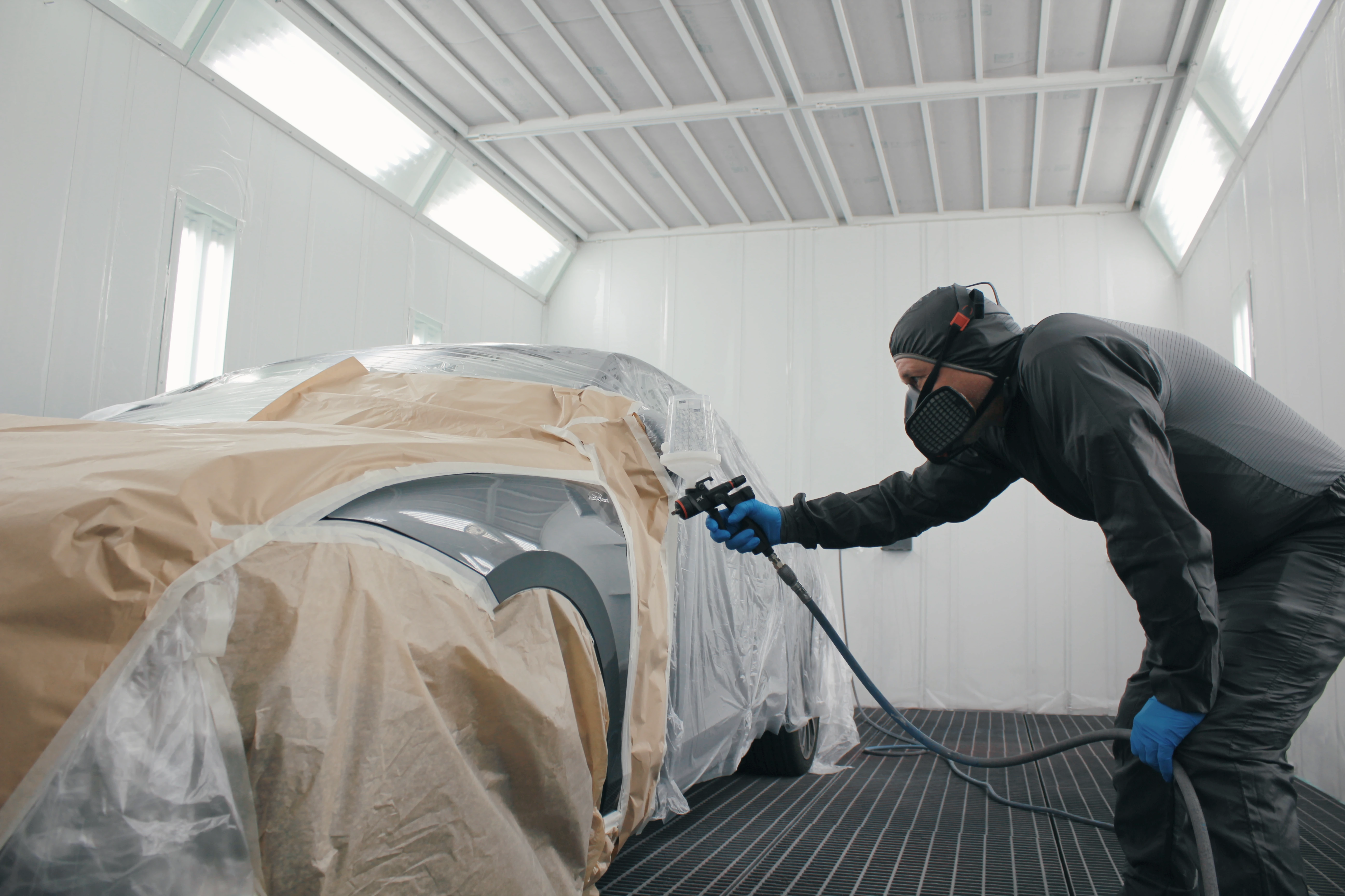 Car painter painting car 3